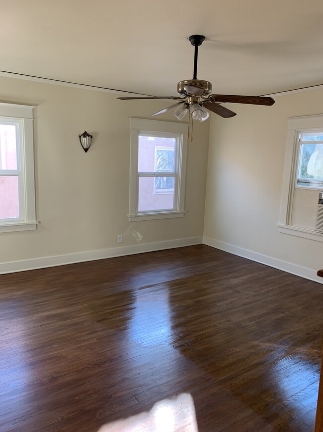 B/Room - 1025 S Citrus Ave