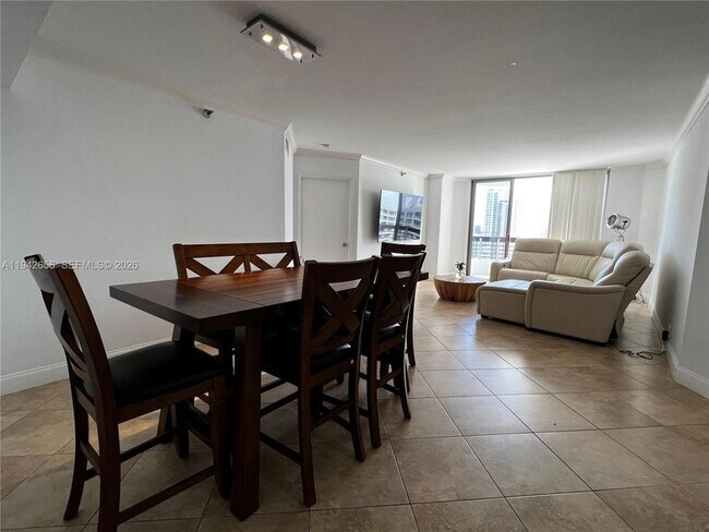 Foto del edificio - 3400 NE 192 St