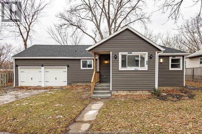 Photo du bâtiment - 1179 Prado Pl