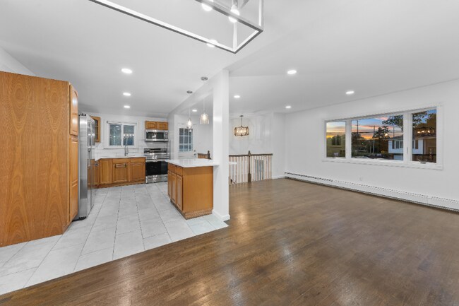 Building Photo - 1077 Hyman Ave