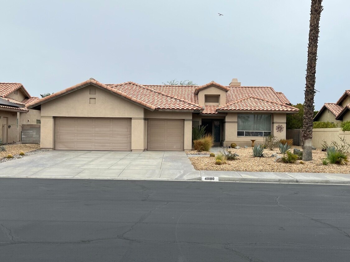 Foto principal - 40180 Eastwood Ln