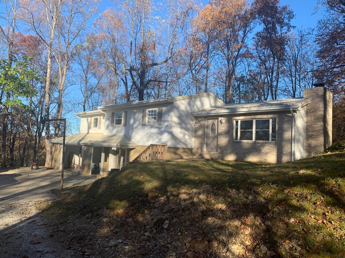Primary Photo - 104 Tourant Dr