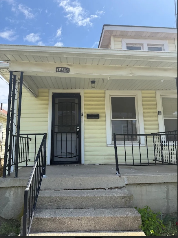 Building Photo - 1409 Young St