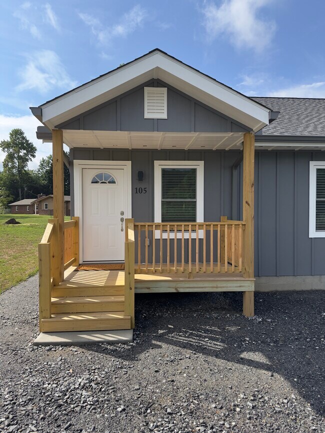 Building Photo - 103 Leslies Home Dr