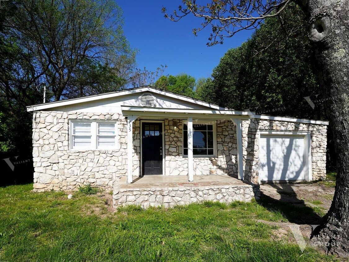 Primary Photo - Charming Three-Bedroom, Two-Bathroom Stone...