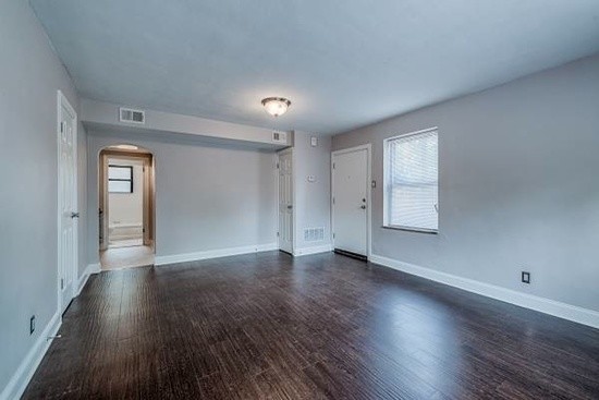 Building Photo - 341 Des Peres Ave