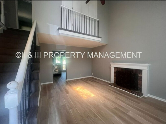 Foto del edificio - 10916 W 115th St