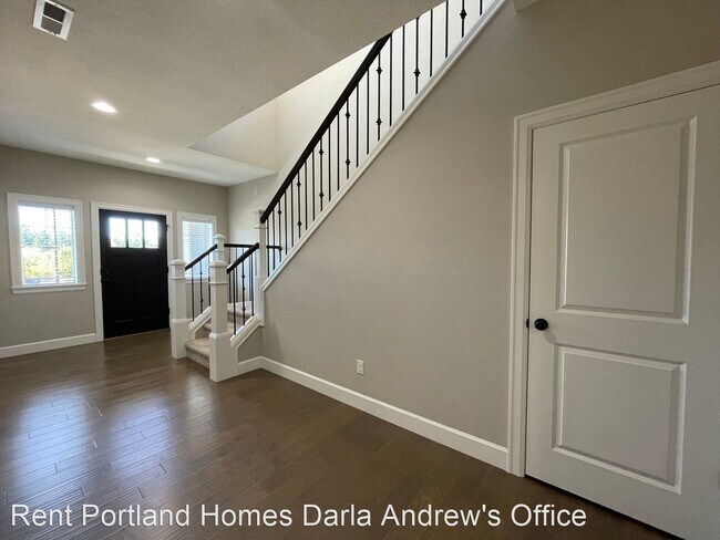 Foto del edificio - 5 br, 3 bath House - 7698 NW Catalpa St