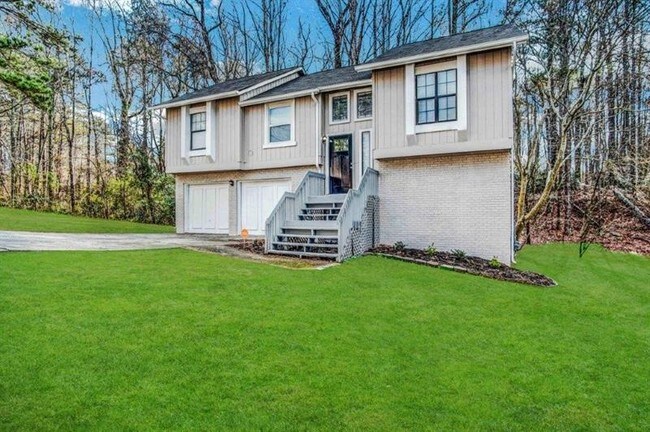 Building Photo - 482 Tarragon Way SW