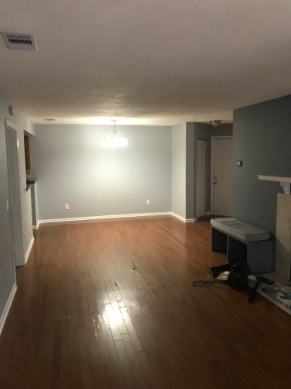 Building Photo - 6 Forest Cove Rd