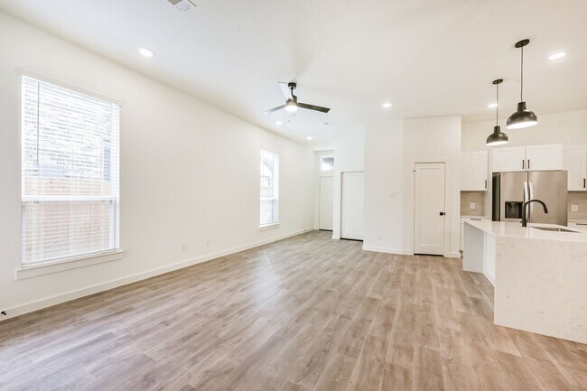 Foto del edificio - 1868 Dry Cherry Ln