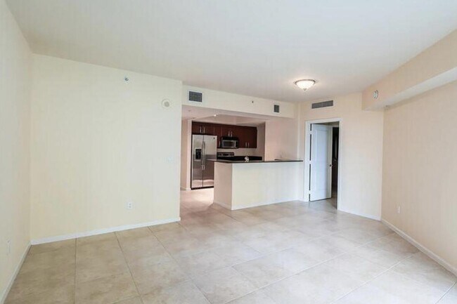 Building Photo - 403 S Sapodilla Ave