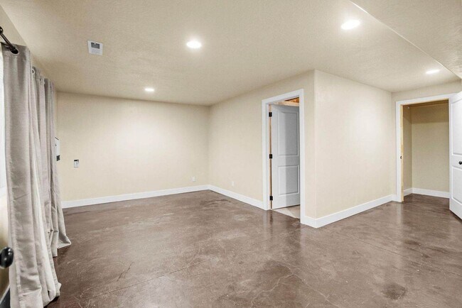 Building Photo - Westview Estates Home!!