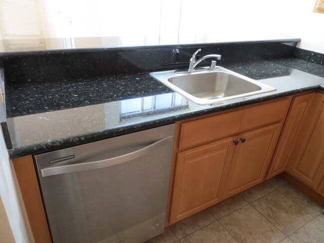 Dishwasher & granite countertop - 378 19th Ave