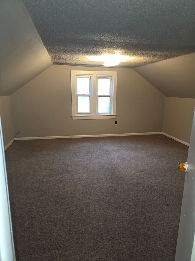 Building Photo - House for rent