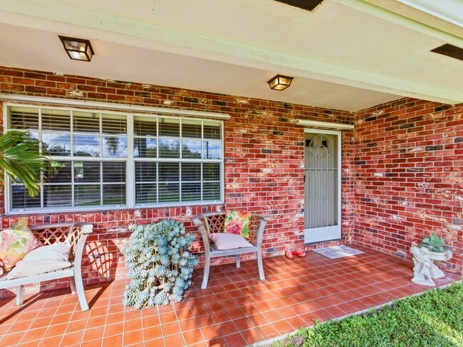 Foto del edificio - 6611 Venetian Dr