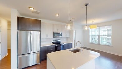 Interior Photo - Essex Luxe Apartments