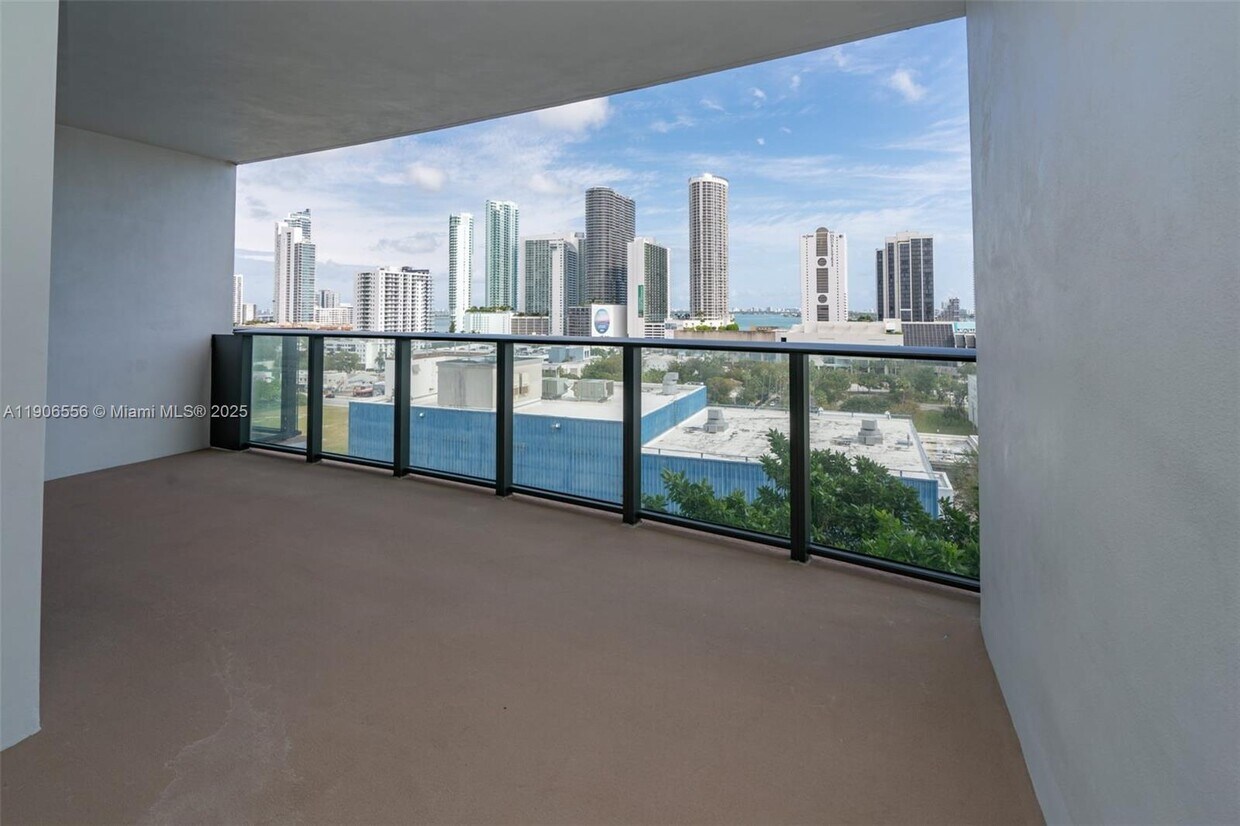 Foto principal - 1600 NE 1st Ave