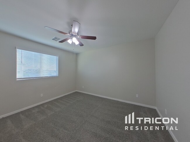 Foto del edificio - 4548 E Grandview St