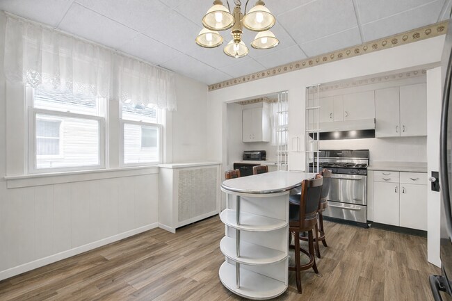 Building Photo - 1267 Hewitt Ave