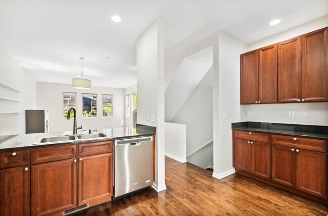 Kitchen - 255 South Blvd