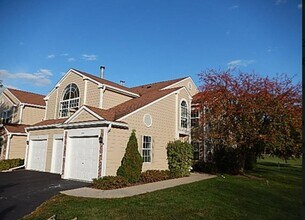 Building Photo - 15 Polk Ct