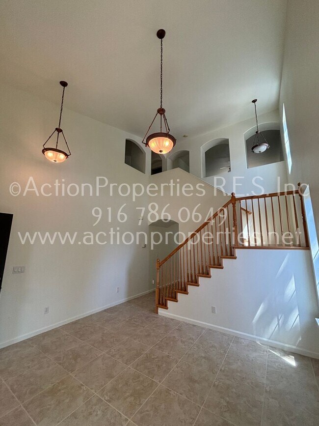 Foto del edificio - Action Properties offering West Roseville,...