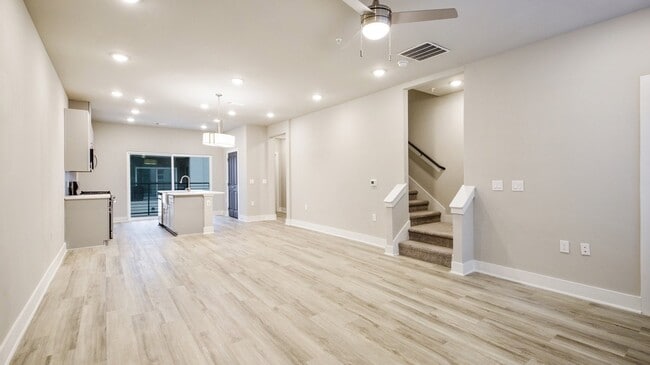 Building Photo - 3353 Wynwood Dr