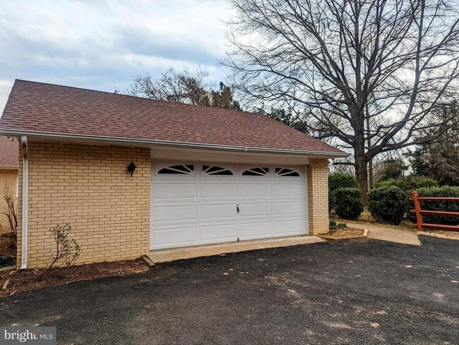 Building Photo - 5405 Mountain Rd