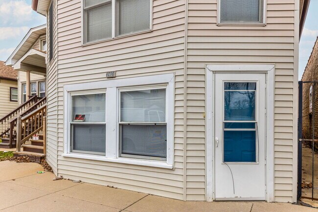Foto del edificio - 7408 W Addison St