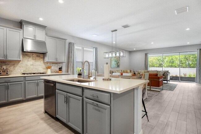 Foto del edificio - 10367 Boyette Brook St
