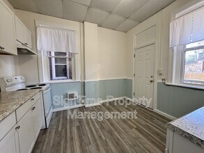 Building Photo - 103 E Washington St