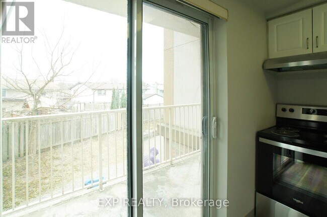 Photo du bâtiment - 593-593 Strasburg Rd