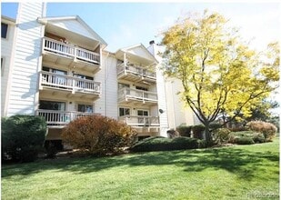 Building Photo - 491 S Kalispell Way