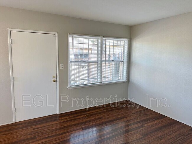 Building Photo - 486 E 59th St