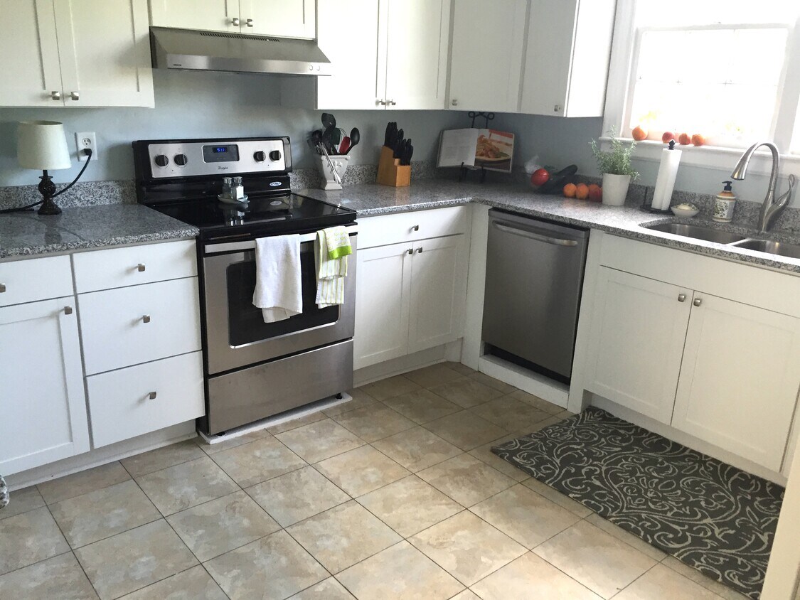 kitchen - 90 Radcliffe St