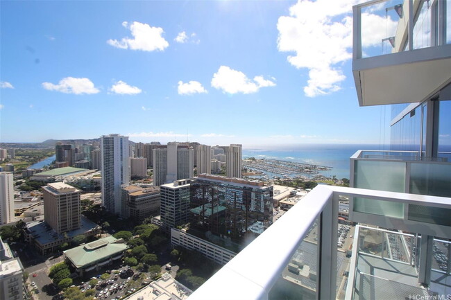 Building Photo - 629 Keeaumoku St