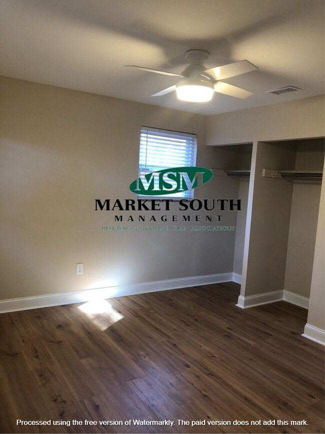 Building Photo - NEWLY RENOVATED SPACIOUS HOME