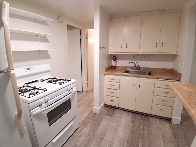 Building Photo - 775 E 820 N