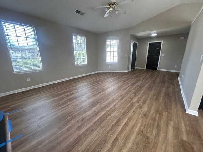 Foto del edificio - 25 Oak Lake Ct