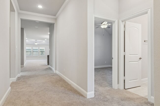 Building Photo - 548 Bradley Dr