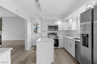 Building Photo - 6677 Crenshaw Dr