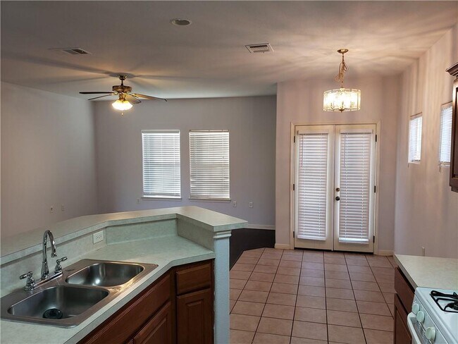 Building Photo - 7510 Lazy Creek Dr