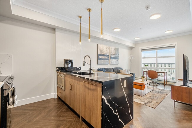 Building Photo - 2550 Battleford Ave SW