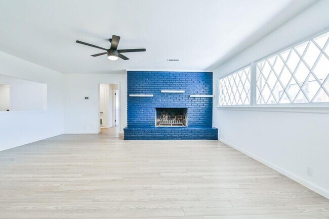 Foto del edificio - PRE-LEASING: Beautifully Updated 3 Bedroom Home