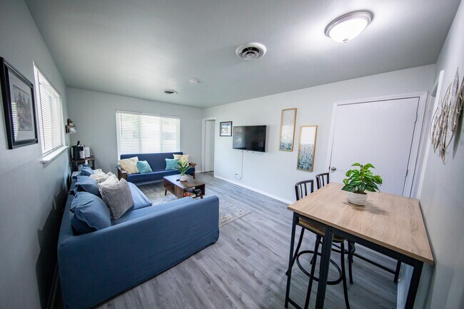 Foto del edificio - 4918 Seabreeze Dr