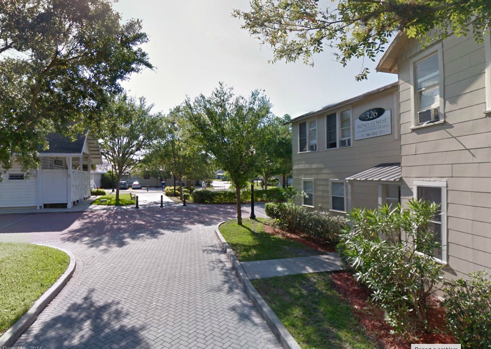 Primary Photo - 326 W Honey St