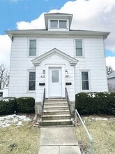 Building Photo - 419 N 6th St