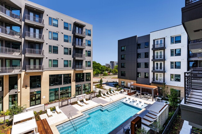 Crosstown apartments — community photo - Crosstown