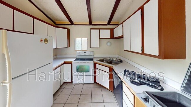 Building Photo - 454 Arapahoe Ave